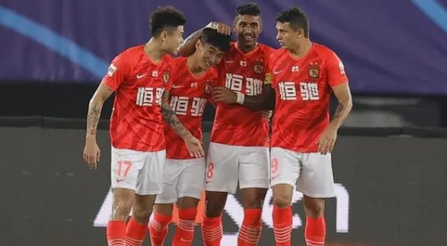 广州恒大2-0大胜上海申花，两队的实力差距有多大？