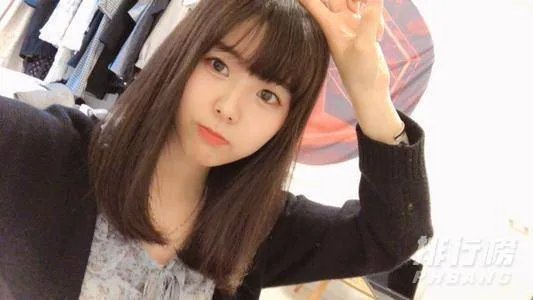 2020适合圆脸的发型有哪些_2020适合圆脸的发型女