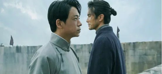 潘粤明的《鬼吹灯》系列为什么会一下子连拍了五部？