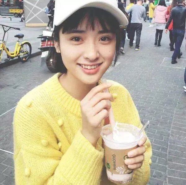 你们觉得郑爽与沈月谁最好看？