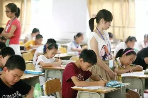 学生坠亡怪老师？对孩子心理状态疏忽的到底是谁？