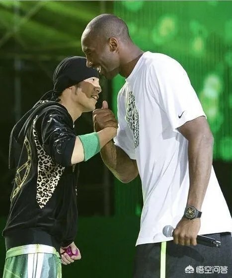 周杰伦和科比谁的收入更高,有哪些依据?