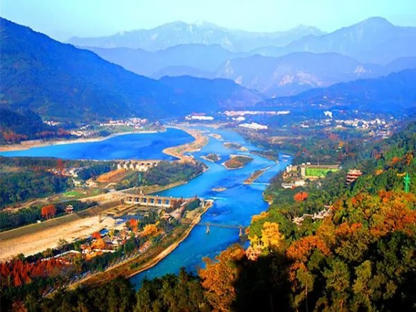 急求成都到青城山都江堰一日游的攻略