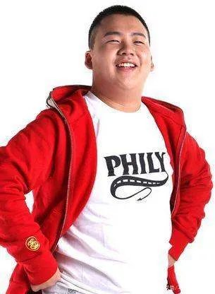 为什么郭麒麟现在登上了这么多的综艺，背后到底有谁在为其撑腰？