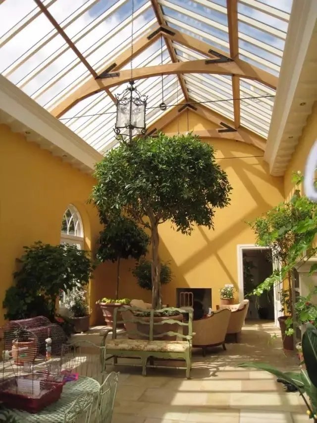 冬日里的花园阳光房，尽享暖暖的春色