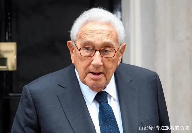 如何理解特朗普撤基辛格的职呢？