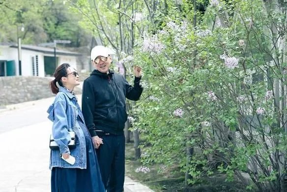 结婚十几年也可以很浪，日常互怼相处，蒋勤勤和陈建斌相处的是什么模式？