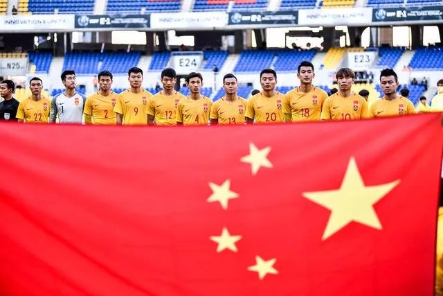 李铁带领的中国男足在东亚杯获得了季军，大家怎么看？