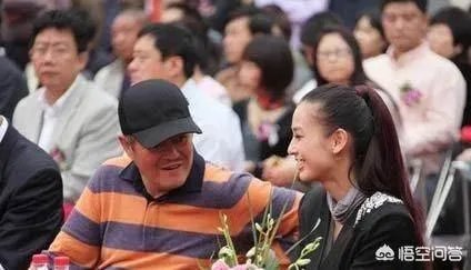 黄圣依赵本山女徒弟吗