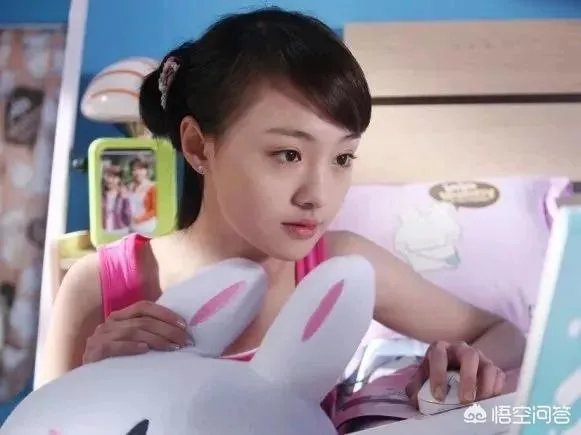 你们觉得郑爽与沈月谁最好看？