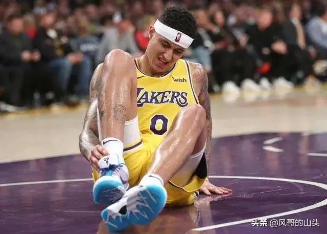 美媒爆出库兹马与前女友复合，并且坐在了斯台普斯场边，而球迷直呼太火辣，你怎么看？