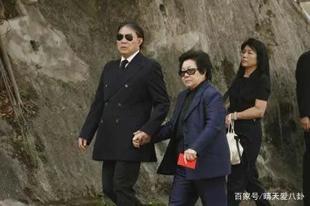 3个儿子是继承人，霍英东的三个妻子，原配吕燕妮的地位凭啥不变？