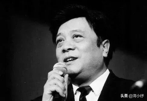 有些人在赵忠祥刚刚病逝的时候，大肆炒作他的字您怎么看？