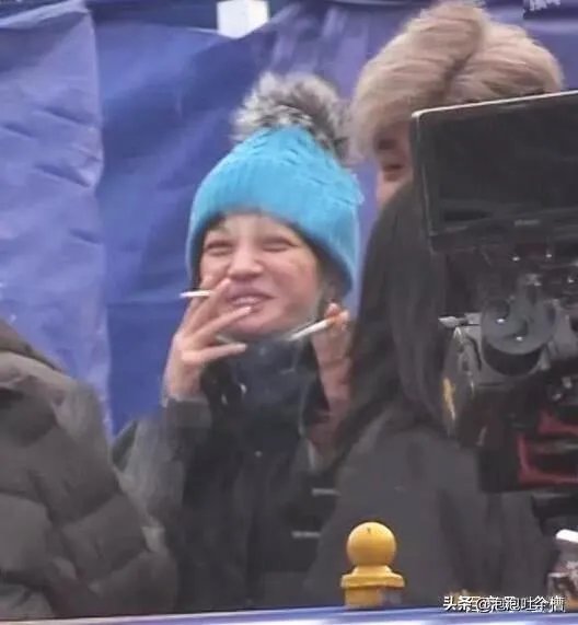 赵薇与胡歌合影为何被骂惨？