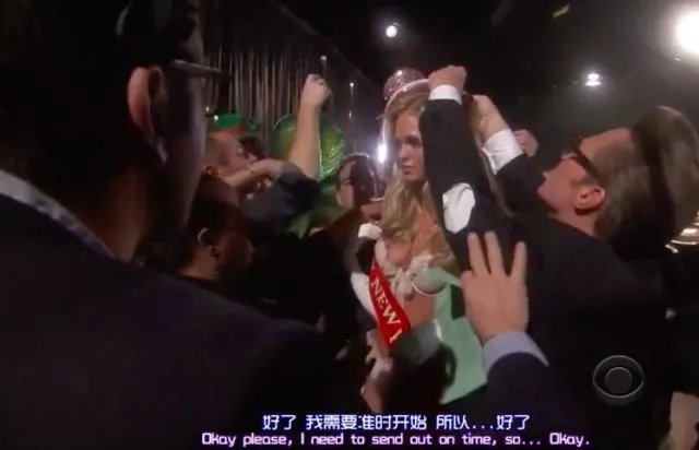 #维密大秀#奚梦瑶走秀不小心摔倒了？好心疼！维密秀上还出现过哪些意外？