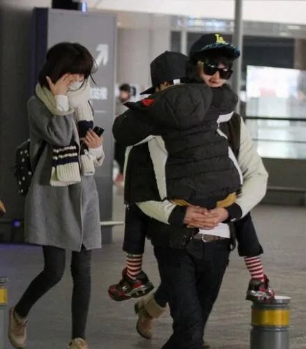 张亮妻子寇静照片曝光 网友称其是“全国女人的情敌”