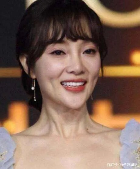 李小璐贾乃亮为何离婚？背后有什么不为人知的秘密？