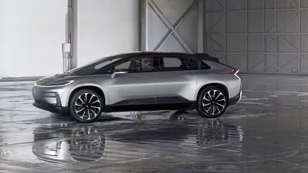 法拉第未来上市首日破发，如何看待此现象？