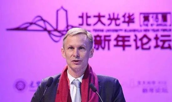 美国驻华首席外交官曾荣获美国务院杰出荣誉奖？