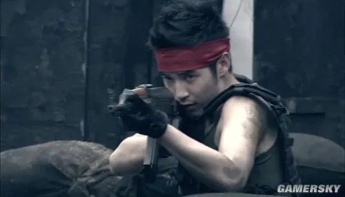 《爱情公寓3》惊现真人版CS 学习小胖作弊瞄准