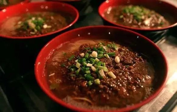 襄阳有哪些美食街，有哪些特色菜？