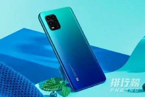 小米手机青春版和普通版的区别_小米手机青春版和普通版哪个好用