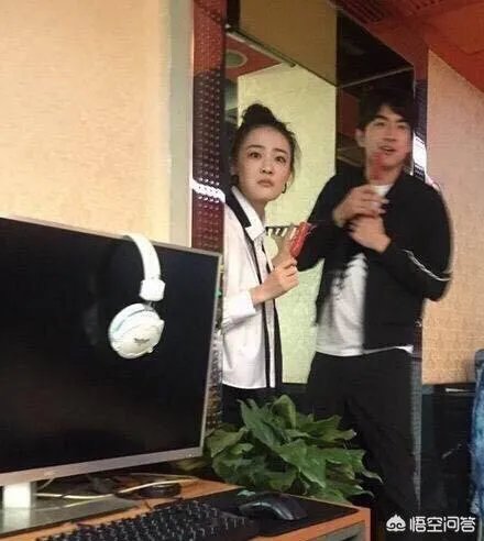 丁俊晖网吧玩游戏上热搜，娱乐圈有哪些喜欢“泡网吧”的艺人？