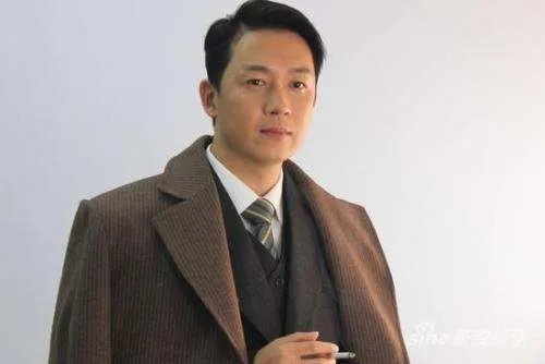 潘粤明的《鬼吹灯》系列为什么会一下子连拍了五部？