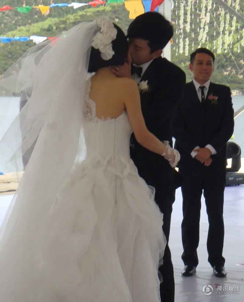 张杰和谢娜的结婚照