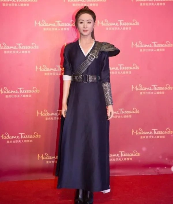 Angelababy亲自给蜡像揭幕，哪些明星拥有自己的蜡像？