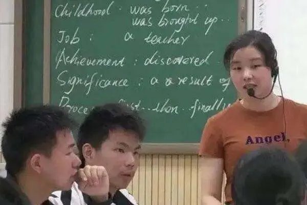 notatall和not...atall有什么区别?