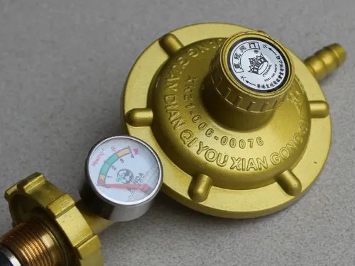 煤气灶减压阀如何调节