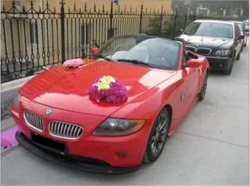 宝马7系婚车租赁价格一览表   新人租婚车需注意什么