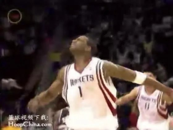 求麦蒂35秒13分最后挥拳那一瞬间的图