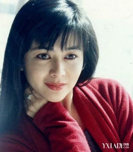 揭秘关之琳的高尔夫球事件两个球狂赚2000万