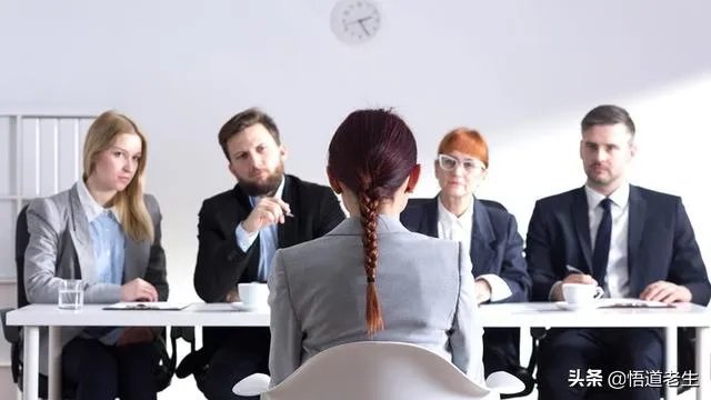 外企面试中如何作简短的英语自我介绍？