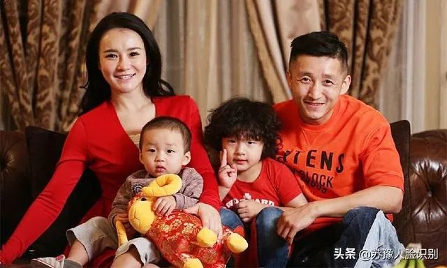 张伟丽和邹市明在各自领域的巅峰时期，谁的影响力更大？谁收入更多？