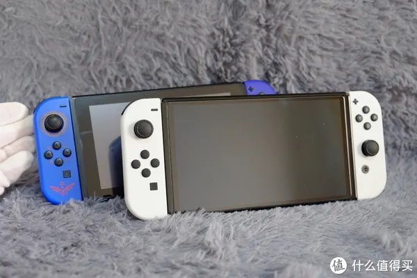 瞎摸瞎玩 篇二十八：来了来了，OLED来了——任天堂Switch OLED版本开箱与简单对比