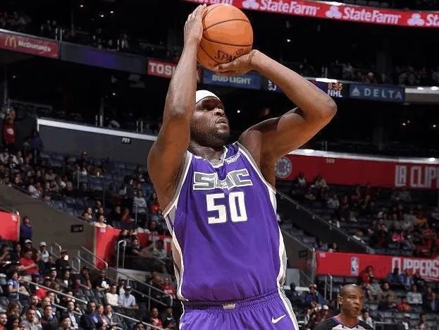 18分8篮板单挑雷霆三巨头，灰熊后悔送走兰多夫了吗？