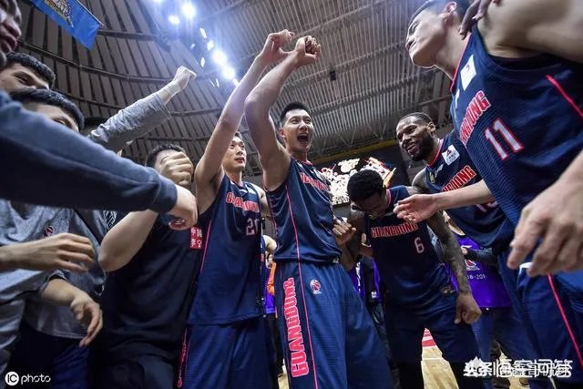 周琦加盟新疆男篮后，明年可能还广东一个4：0吗，你认为呢？