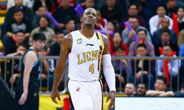 季后赛广厦无缘四强，比赛中球迷突然爆发冲突，打架者被带离球场，当时发生了什么？