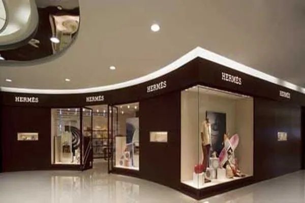 香奈儿宣布停产，时尚圈还有哪些高奢品牌停产？