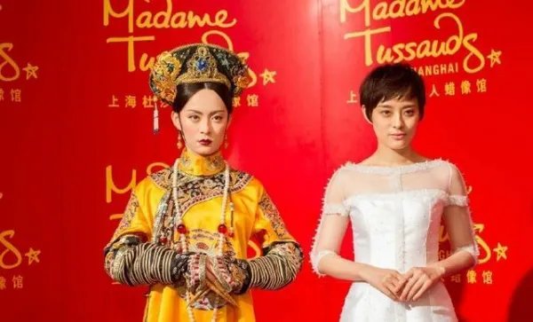 Angelababy亲自给蜡像揭幕，哪些明星拥有自己的蜡像？