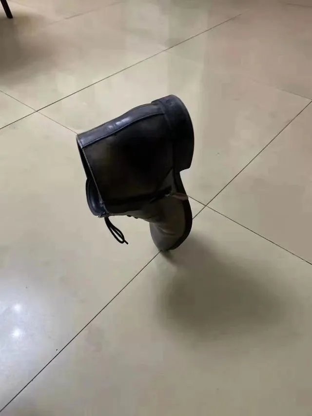 昨天“立扫把”，今天倒立上厕所？沙雕网友的脑洞有多大！