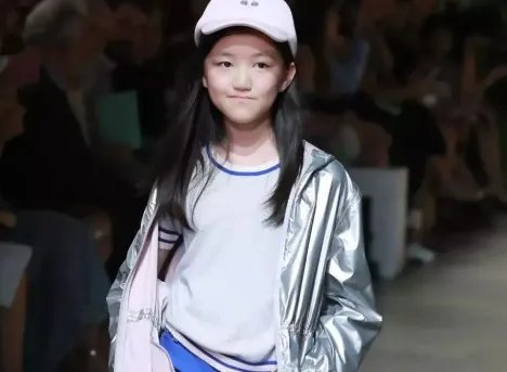 李嫣深夜发文被指大尺度,疑似少女青春期萌动,你怎么看?