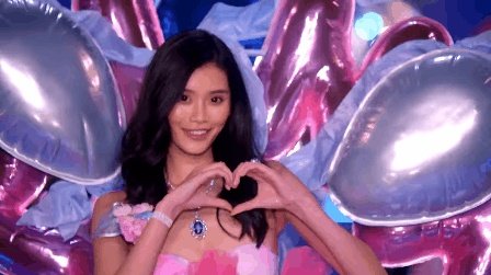 谁手机里有美女美景图片，能不能分享让大家看看？