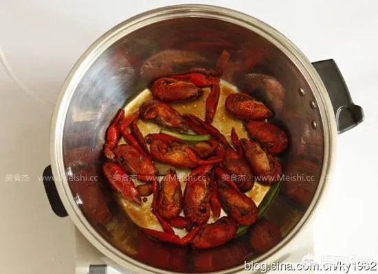 小龙虾的口味很多，你最喜欢吃哪个味道的？