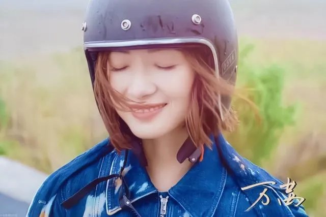 《乘风破浪的姐姐里面，为什么万茜那么受女明星的欢迎？