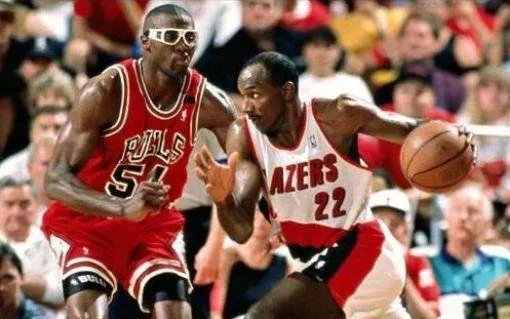 NBA中公牛王朝在内线不行吗？