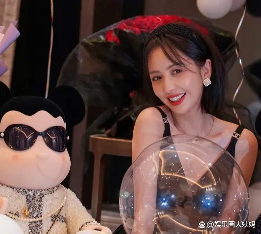 陈思诚零点为前妻佟丽娅庆生，两人屡次被传复合，究竟在搞什么呢？